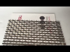 建築編まれた金網