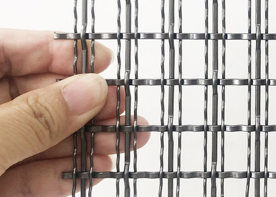 4.4mmの黒い色の建築編まれた金網の仕切りのパネルの装飾的な金属