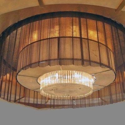 建築と景観デザインのためのカスタマイズされた穴サイズ銀金属コイルドレッパー