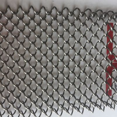 0.5-2mm 厚さ 円窓処理カーテンのためのブロンズ金属コイルカーテン