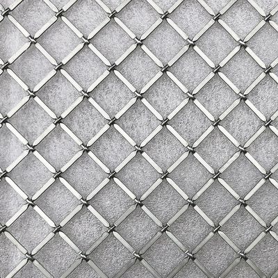モダンなキャビネットドアのためのメタル・メッシュ挿入 収納装置における機能的な換気と美学的な魅力を組み合わせる