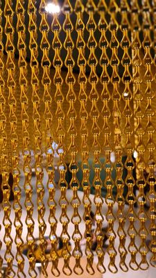 耐久性 アルミチェーン フライスクリーン 1.2mm ワイヤー直径と 60% オープン エリアを最適な換気と 12x24mm フックサイズ