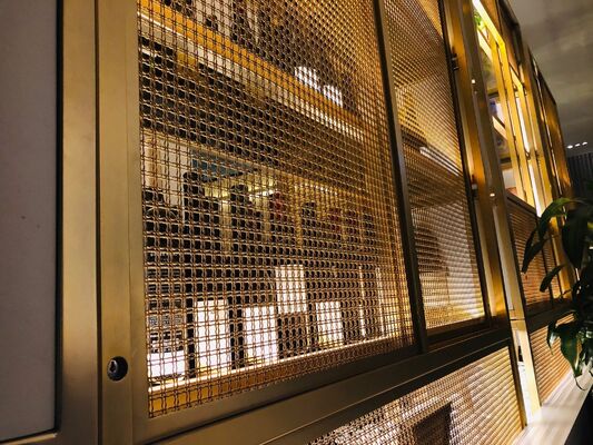 カスタマイズされた長さの建築用金属メッシュで耐食性があり、ファサードのクラッディングや内壁パネルに最適です