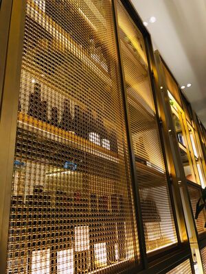 カスタマイズされた長さの建築用金属メッシュで耐食性があり、ファサードのクラッディングや内壁パネルに最適です