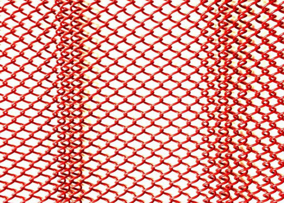 赤い1mm Diaの金属のコイルの飾り布のステンレス鋼の網のカーテン2.4kg/M2