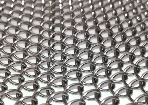 OEMのステンレス鋼の金属のコイルの飾り布によって編まれる金網のシャワー・カーテン