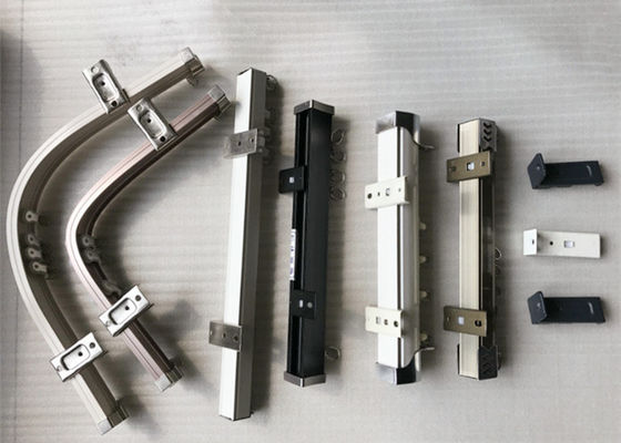 2.8kg/M2 304ステンレス鋼の金属のコイルのカーテンの建築外部のクラッディング