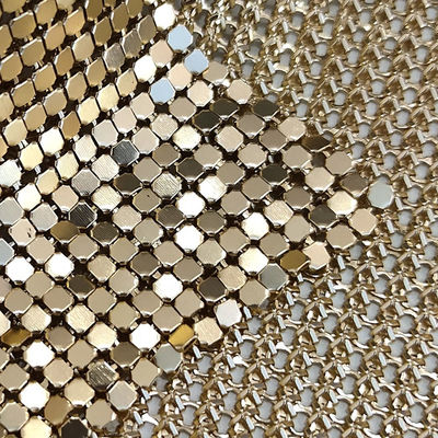 SGSのクラッディングの衣類のためのアルミニウム金属スパンコールのOilproofの金属のメッシュ生地