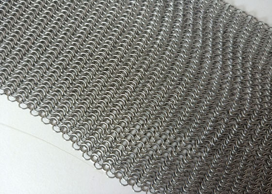 装飾的なChainmailリング網のカーテン スクリーンの建物の正面の自然な色