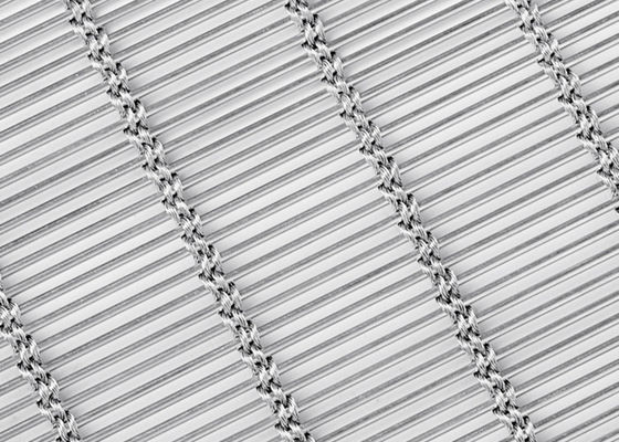 6m x 120mのステンレス鋼の建築網のカーテンの自然な色によって編まれるMetalFabricの正面