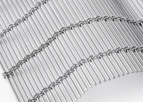 6m x 120mのステンレス鋼の建築網のカーテンの自然な色によって編まれるMetalFabricの正面