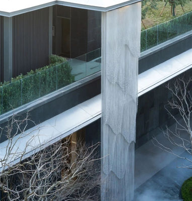 倉庫、工場、商業ビルに適した柔軟なアルミニウムチェーン製フライスクリーン（害虫駆除用）