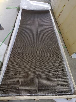建築用金属メッシュのカスタマイズされた幅研磨は、ファサードクラッディングの内壁および天井パネルに最適です